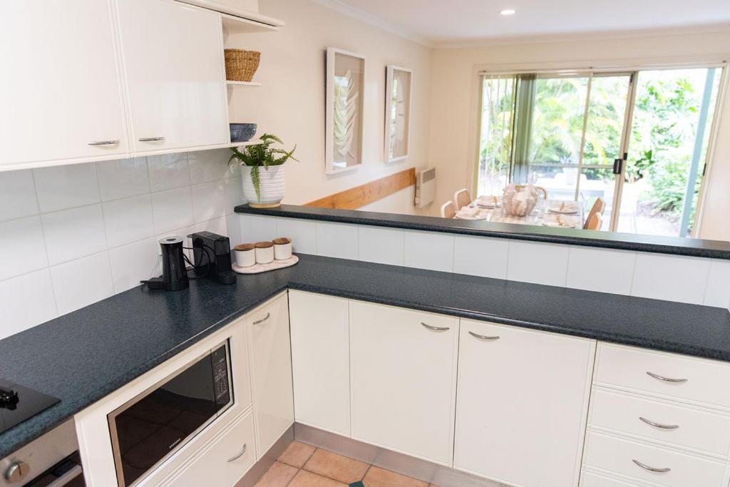 Paradise Palms At Aanuka Diggers Quiet Apartment Coffs Harbour