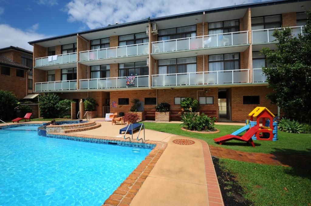 Aparthotel The Tahitian 4*