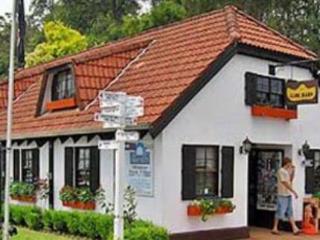 Hotel Clog Barn Coffs Harbour