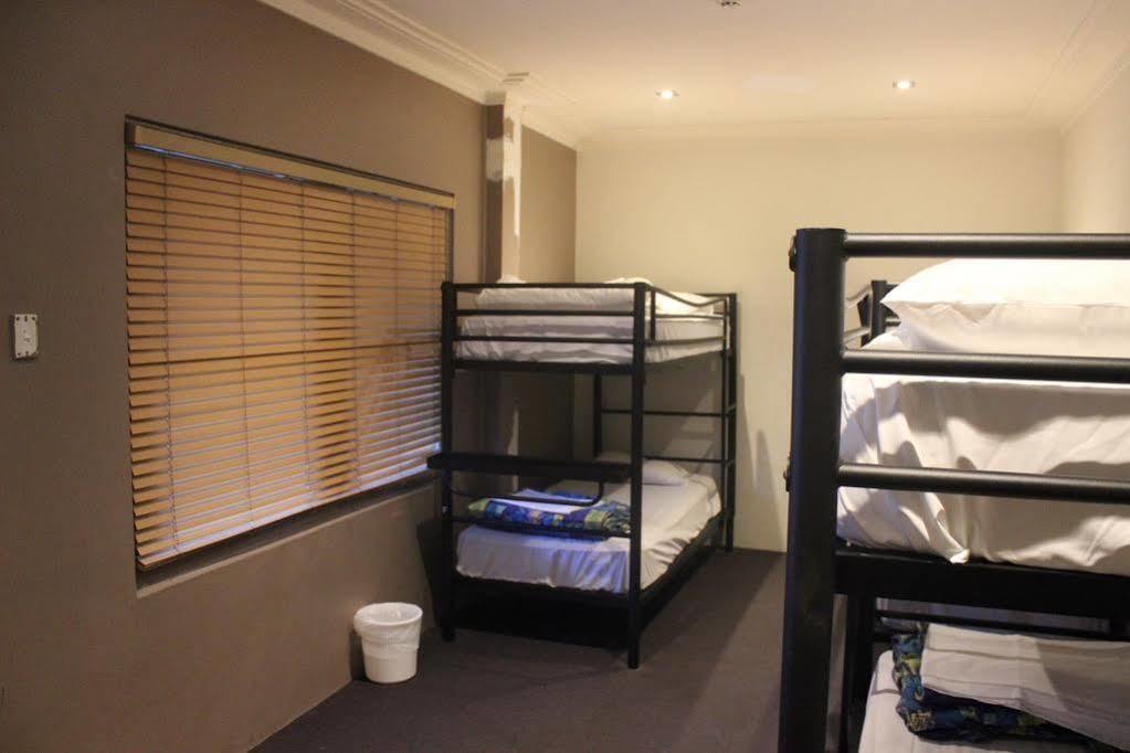 Hostel Central Backpackers *