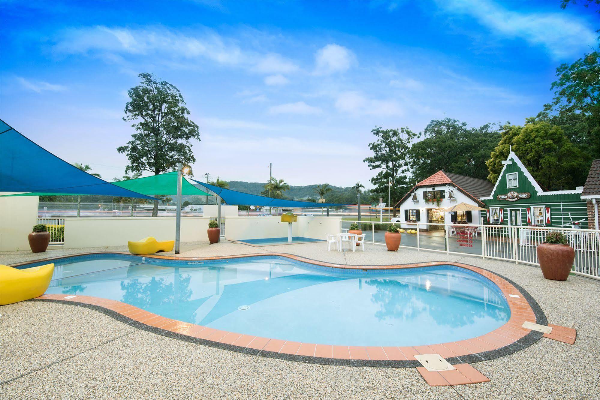 Clog Barn Hotel 3*