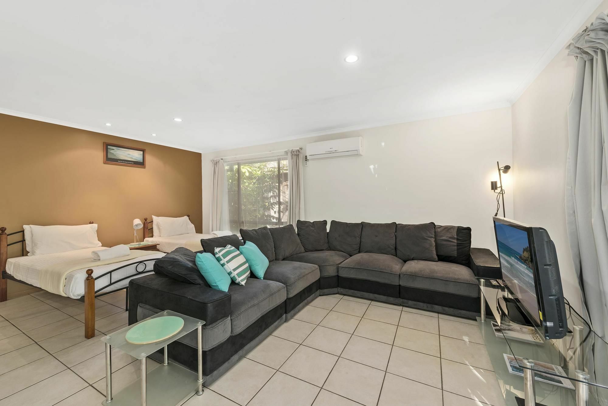 Aanuka Tropical Bure * Coffs Harbour