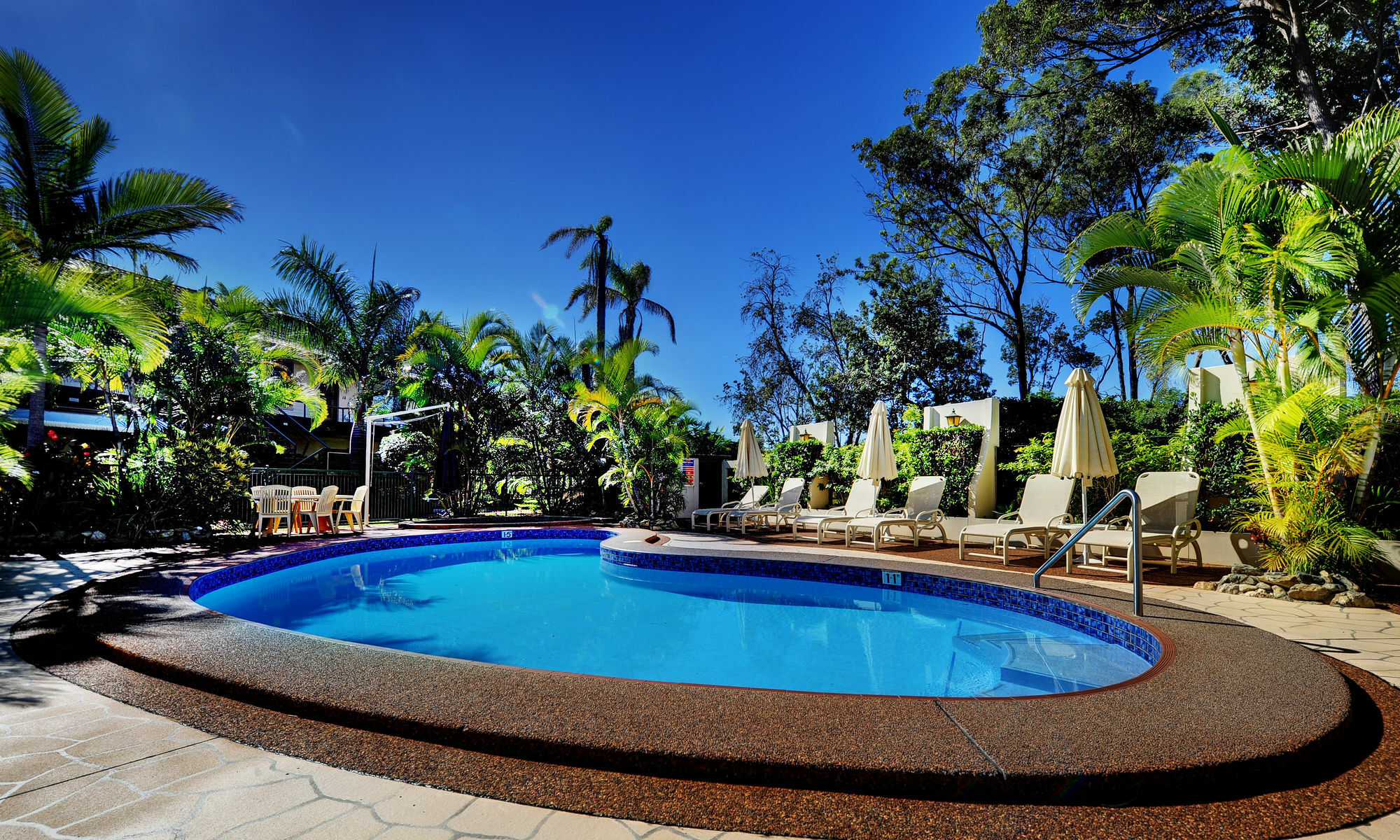 Smugglers On The Resort